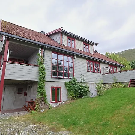Dom wakacyjny Aurora House - A Family & Friends Retreat In